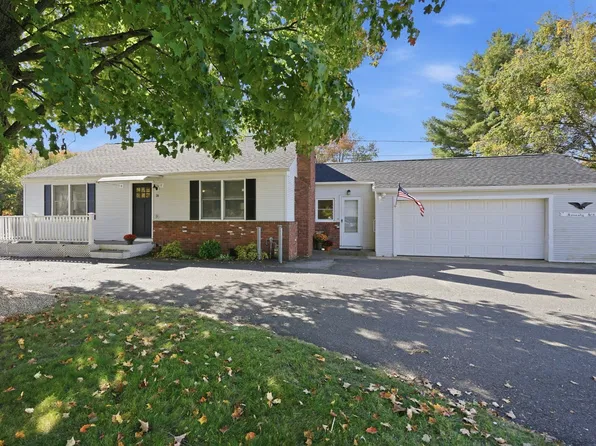 76 Pleasant St, Granby, MA 01033