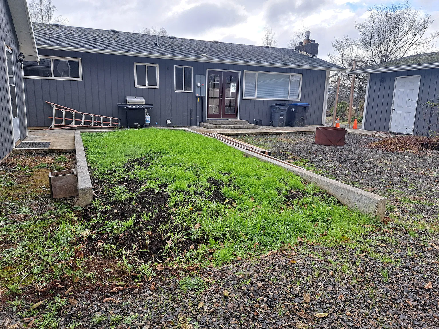 3 bed, 1030 sqft, $2,000 — Photo 2