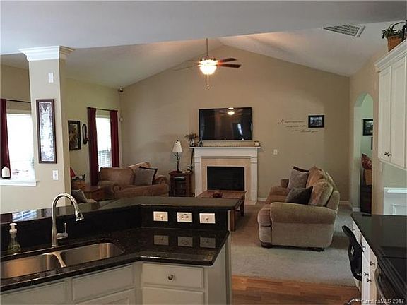 5th image of 7483 Sedgebrook Dr W