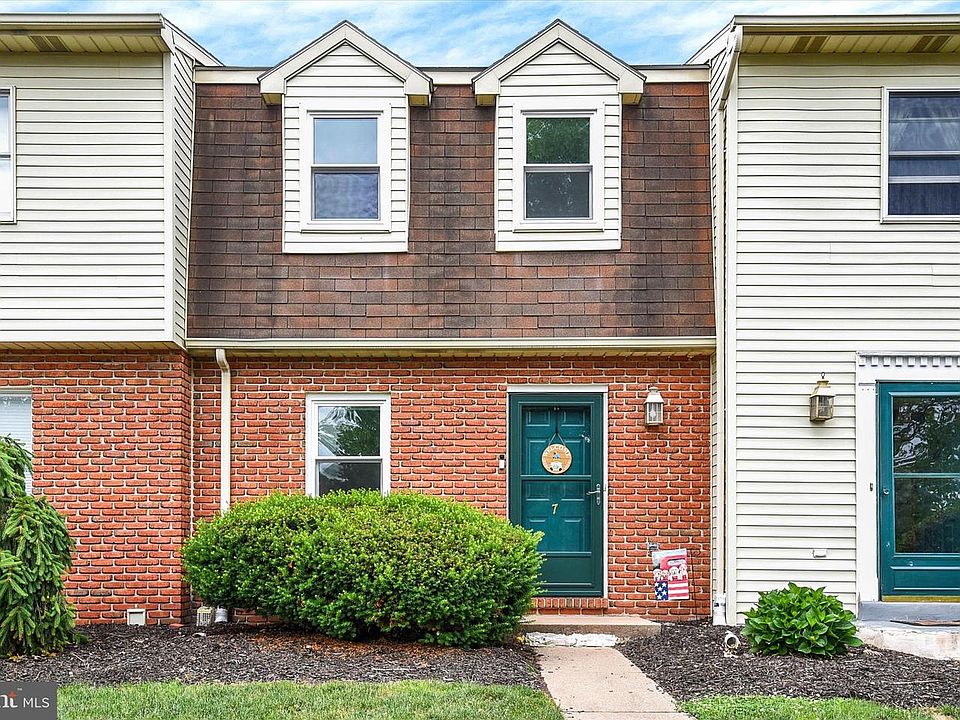 1st image of 7 Garden Ct