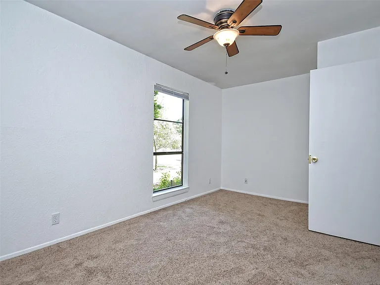 12812 Esplanade St — Photo 22