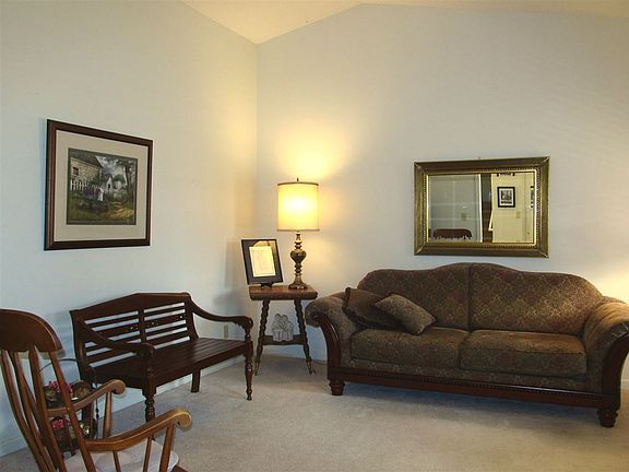 4th image of 818 S Graywell Dr