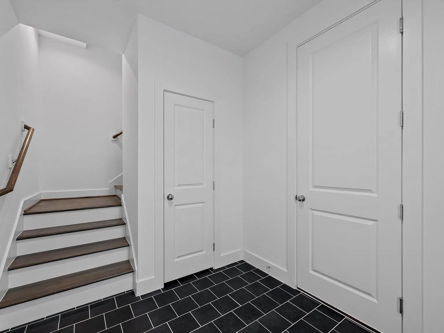 3 bed, 3.5 bath, 2090 sqft, $2,800 — Photo 4