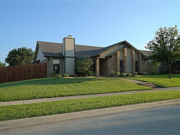 2nd image of 2901 Hamlett Ln