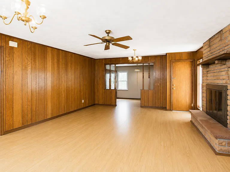 900 Hamlet Ave — Photo 6
