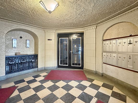 3rd image of 6832 S South Shore Dr APT 1