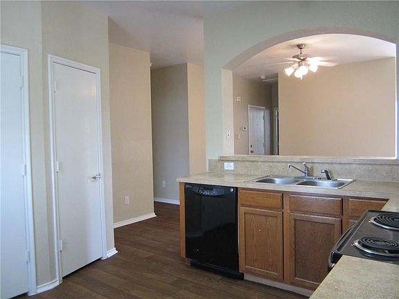 3rd image of 2253 Stonebrook Ln