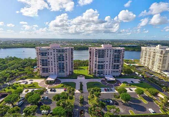 Home For Sale In La Fontana