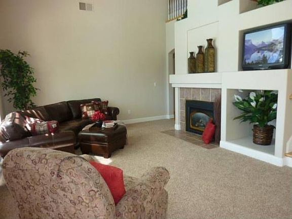 5th image of 1676 Iroquois Rd