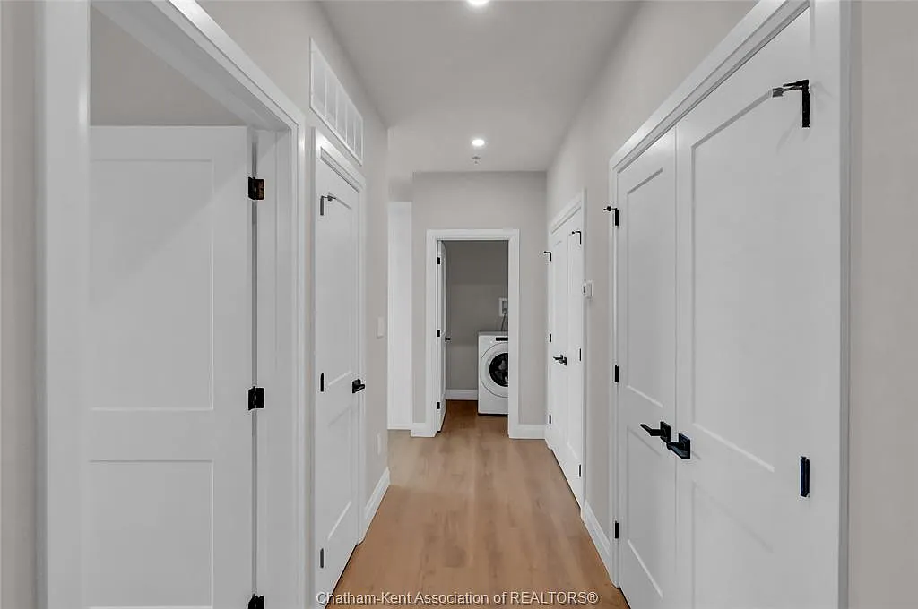 2 bed, 1335 sqft, $3,037 — Photo 4