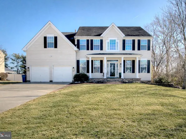 18 Millwood Dr, Mickleton, NJ 08056