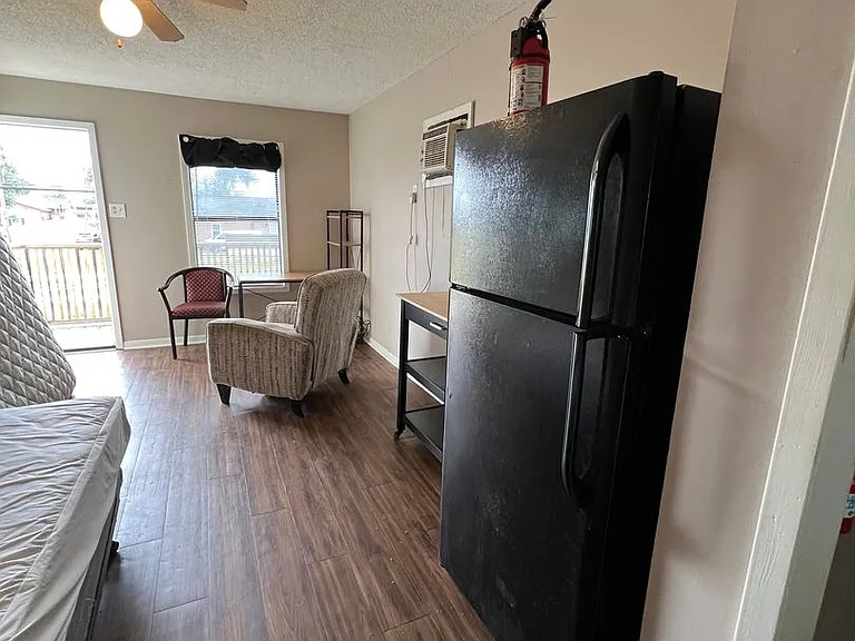 1109 Shasta Dr #4 — Photo 5