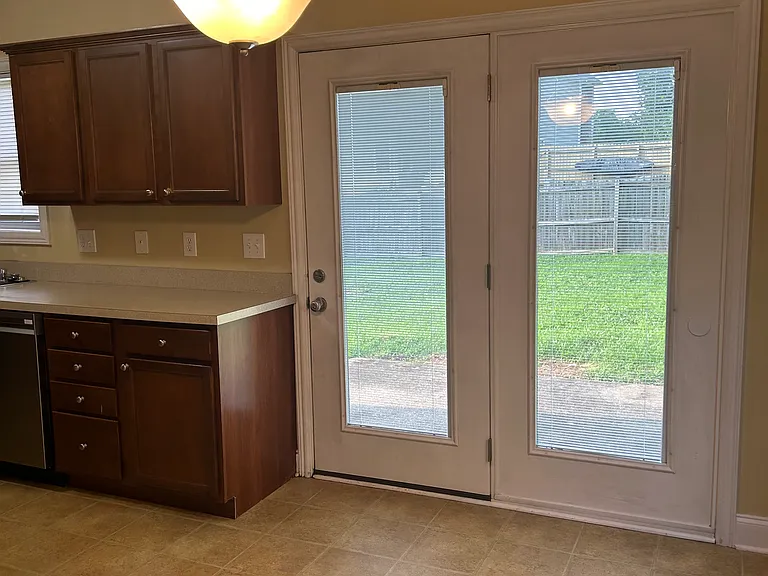 182 Pavilion Dr — Photo 7