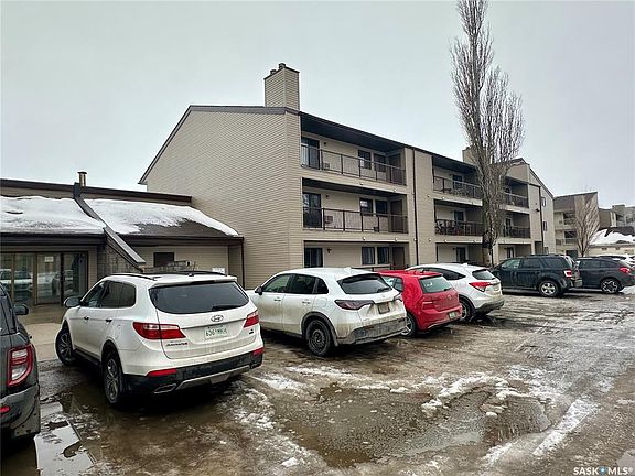 2nd image of UNIT 214B-4040 8th STREET E