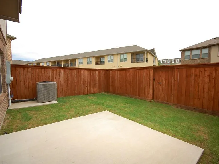 6604 Rutherford Rd — Photo 12