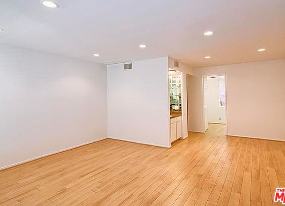 3rd image of 1819 Thayer Ave