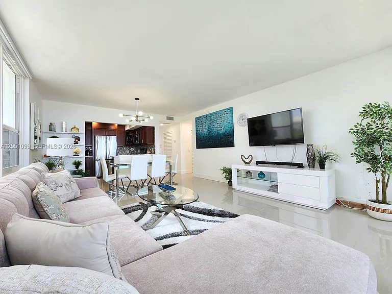 3505 S Ocean Dr #521 — Photo 4