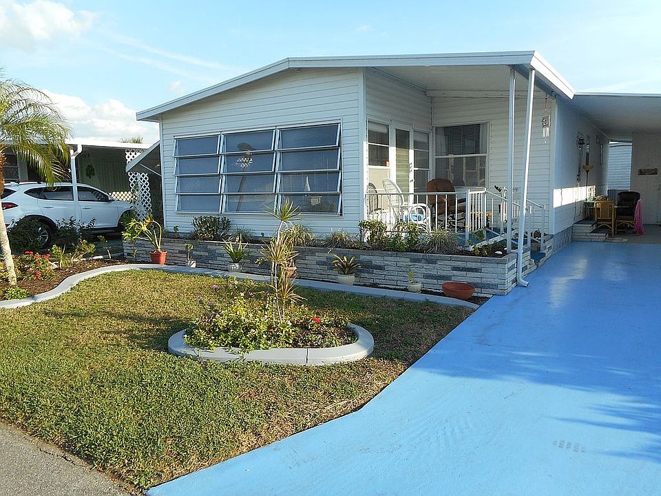 PRICE REDUCED/MOVE IN READY