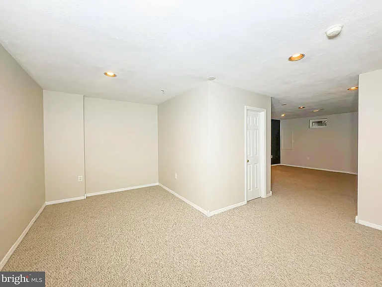 9707 Quiet Brook Ln — Photo 31