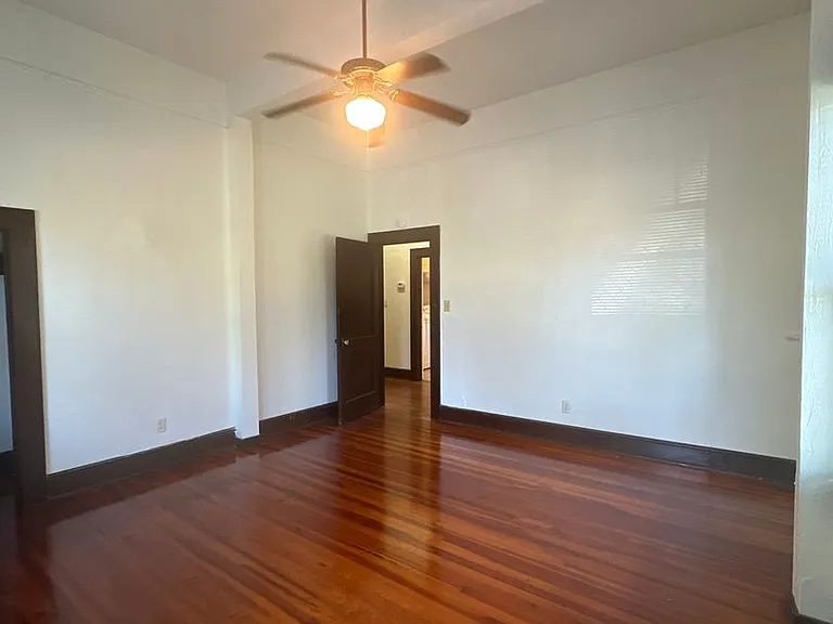 534 E Call St — Photo 12