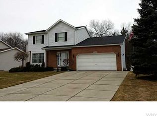 5914 Lakecrest Dr, Lake View, NY 14085