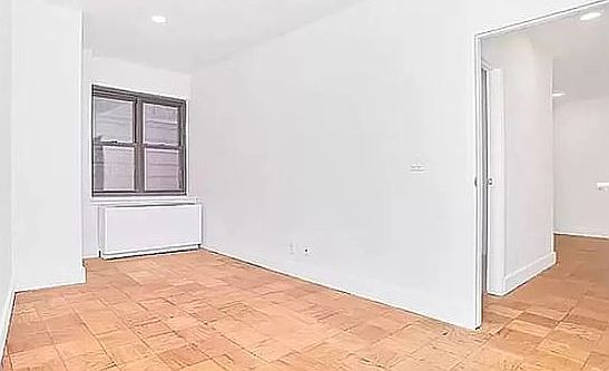 5th image of 207 E 37th St #H8
