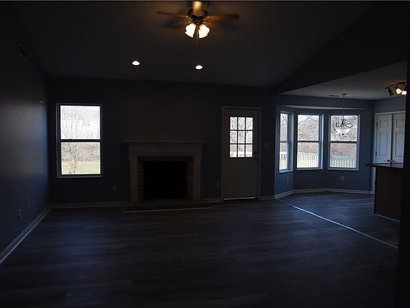 3rd image of 6343 Kelsey Dr