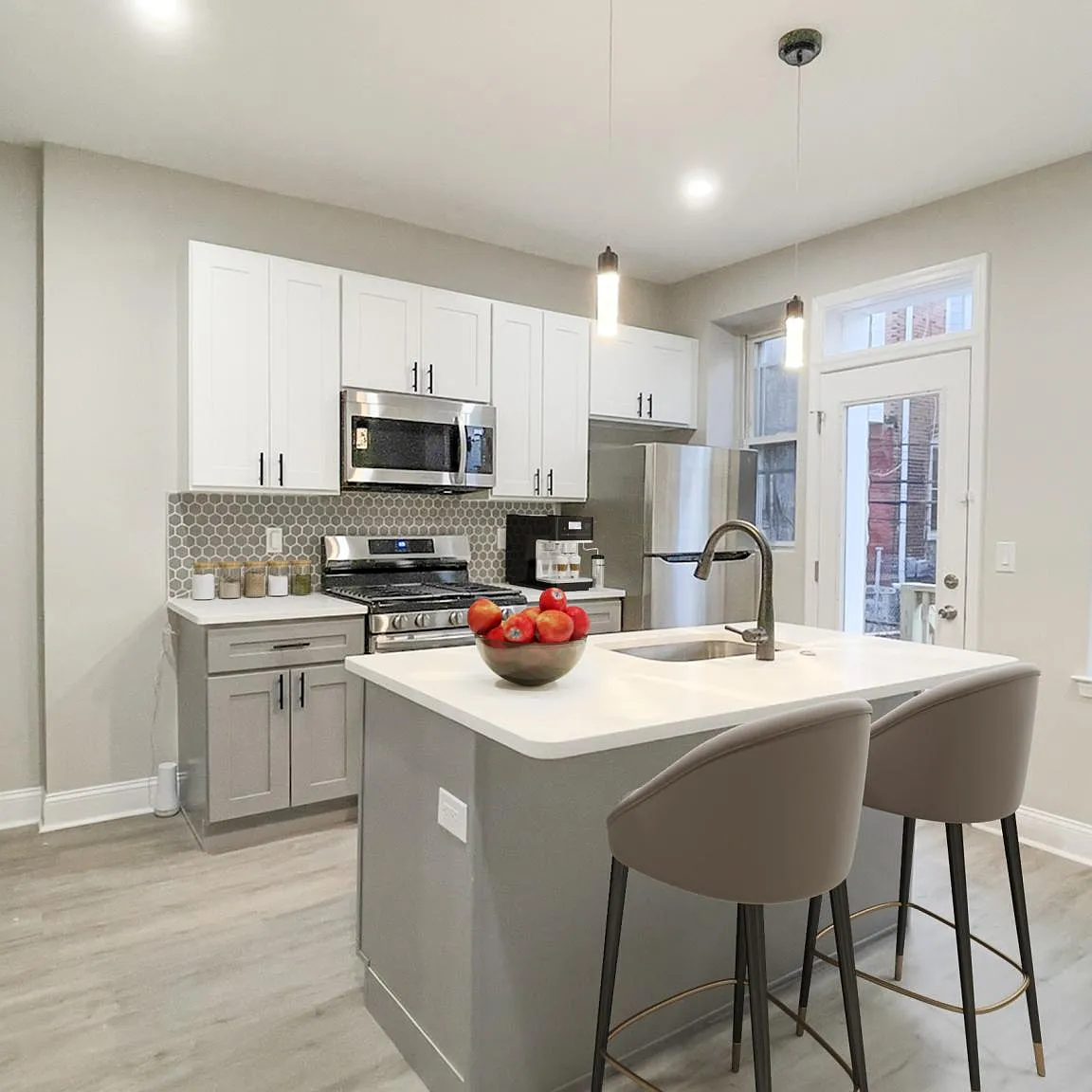 3 bed, 1.5 bath, 1200 sqft, $1,750 — Photo 4