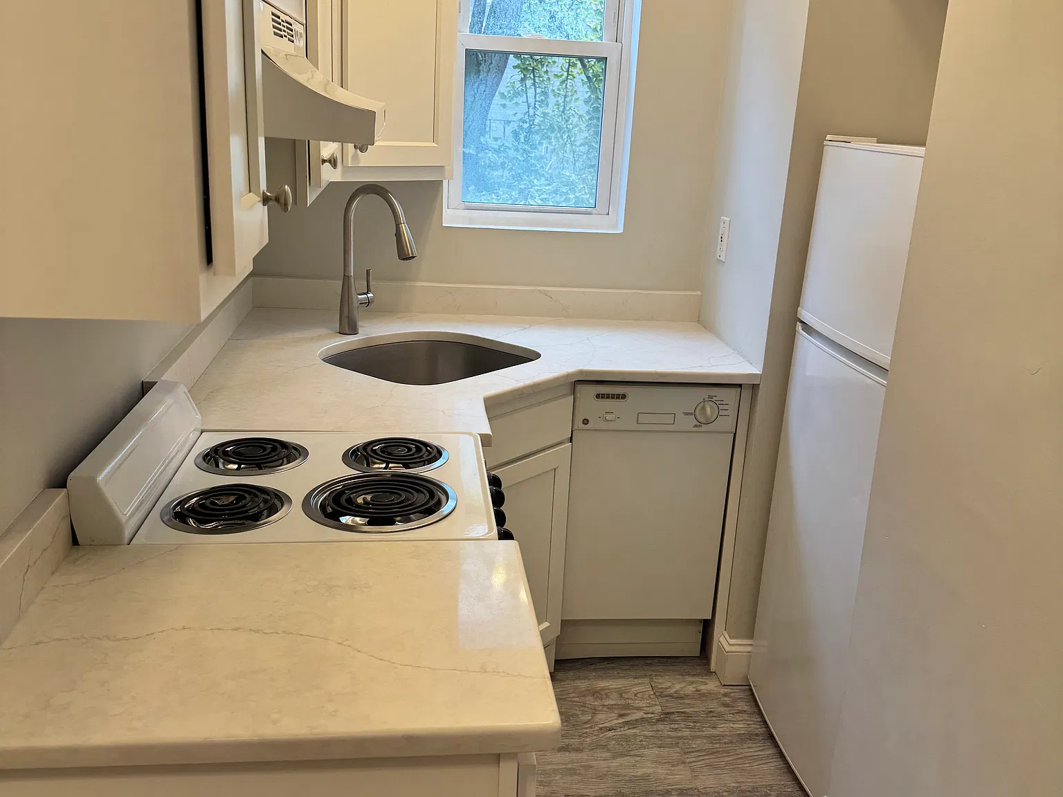 2 bed, 1.0 bath, $3,450 — Photo 3