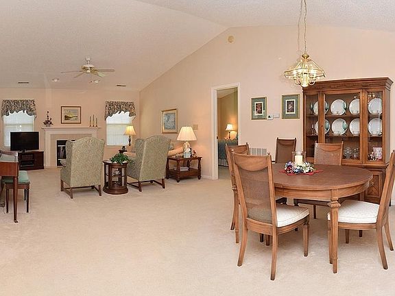 5th image of 7047 Moriarty Dr