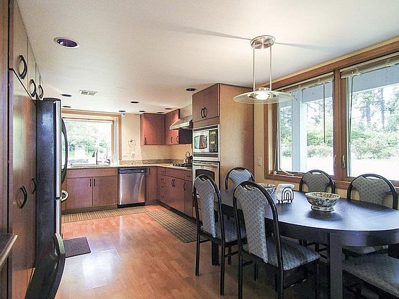 Updated kitchen and dining area