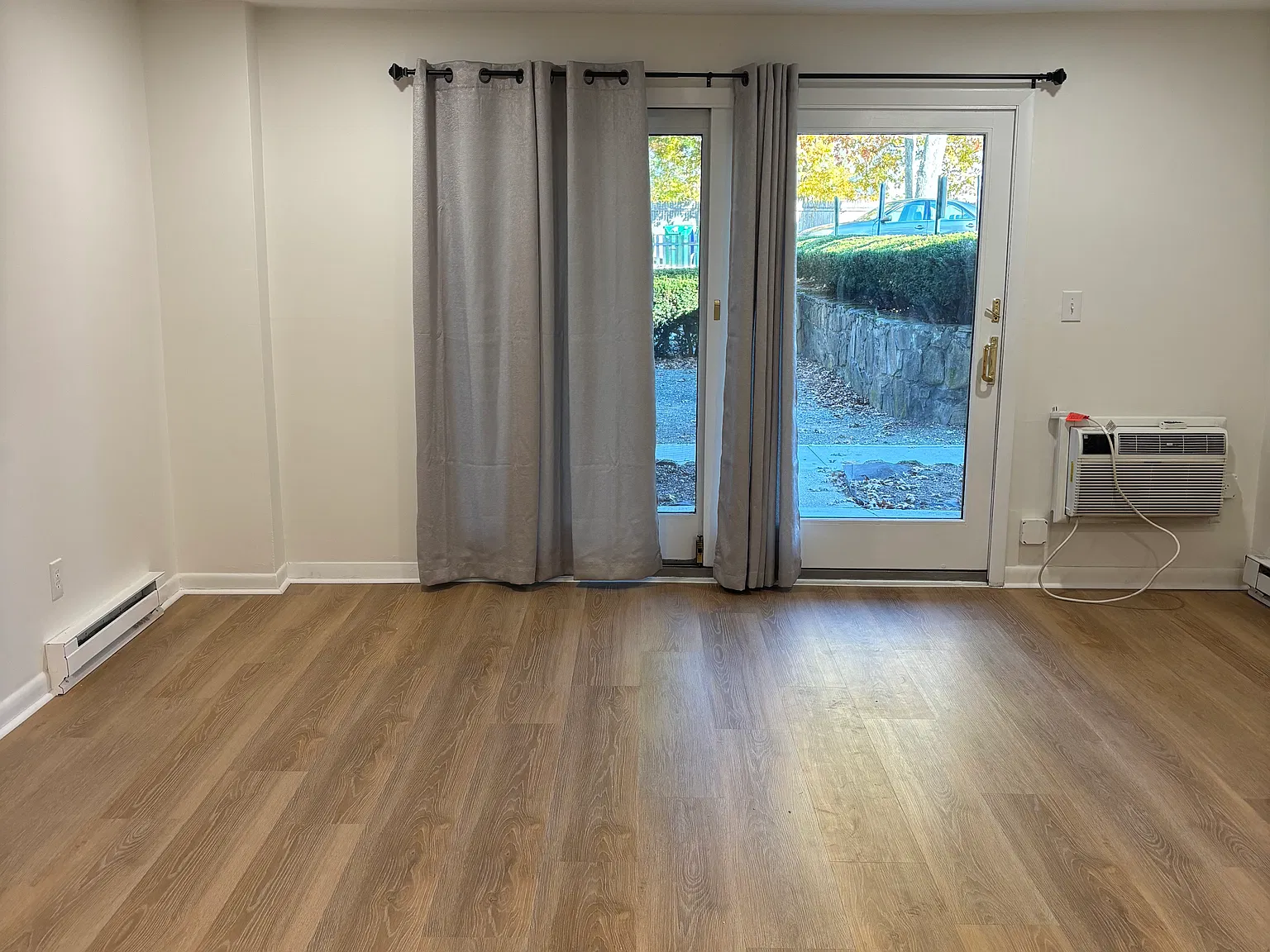 2 bed, 800 sqft, $2,000 — Photo 3