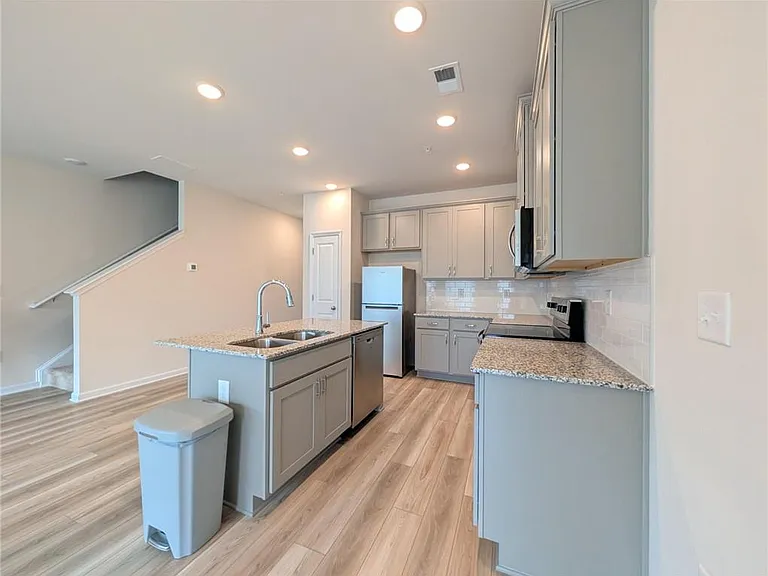 1354 Willow Brook Cir — Photo 5