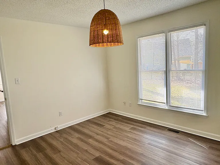 537 Highsmith Ct — Photo 6