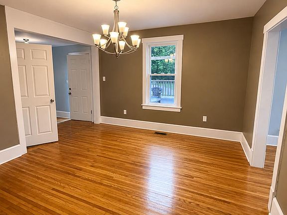 4th image of 700 Lyndale Ave