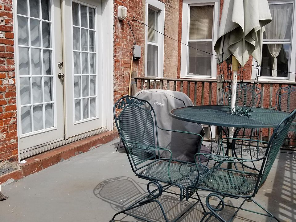 1st image of 806 Catharine St #2