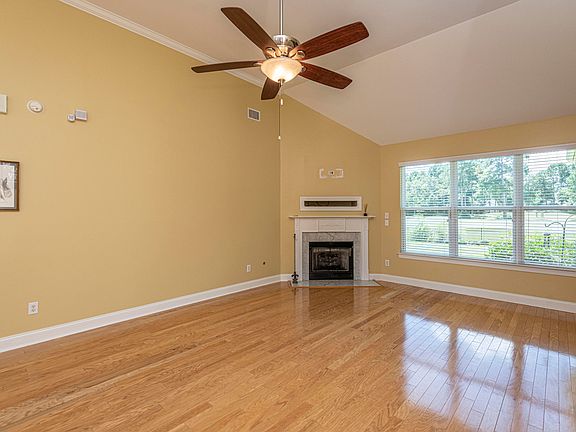 5th image of 305 Renau Blvd