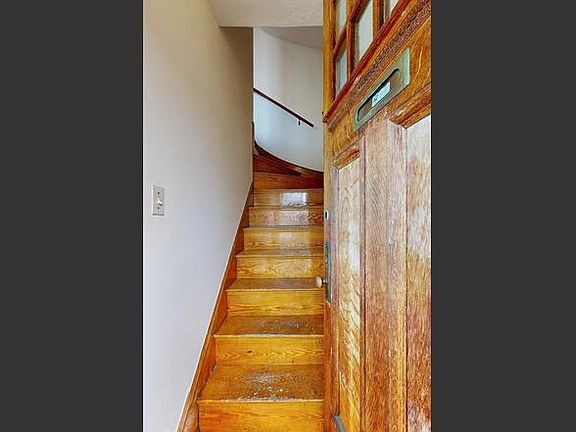 3rd image of 11 Sterling St #11