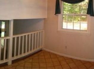 820 Churchill Dr, Chapel Hill, NC 27517