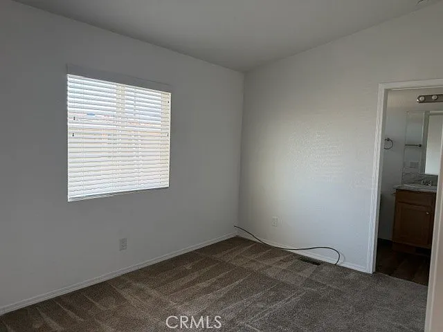 2 bed, 840 sqft, $1,300 — Photo 3