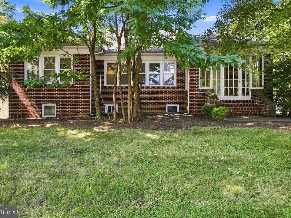 133 Warrenville Rd