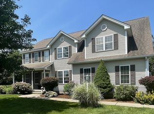 28 Jeremy Dr, Westfield, MA 01085