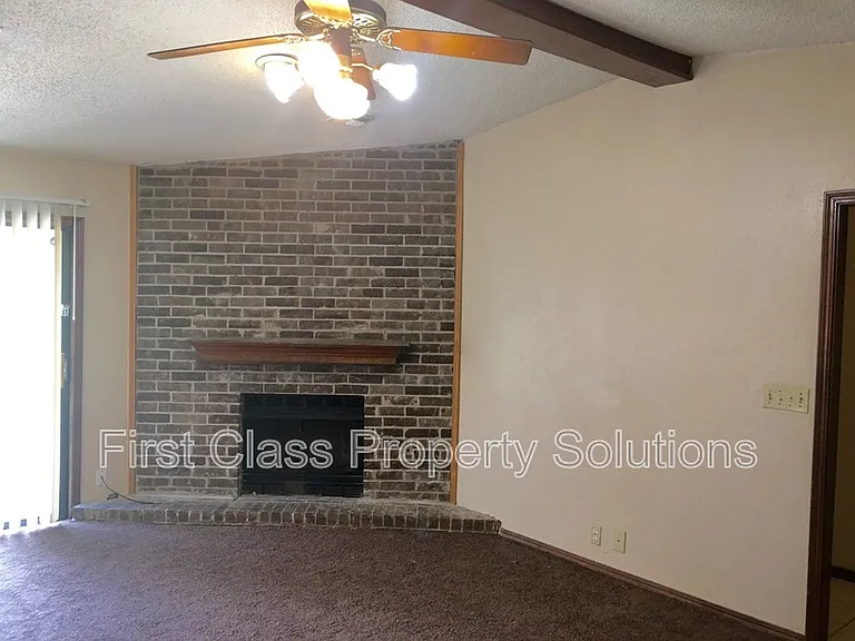 513 NW 114th St — Photo 2