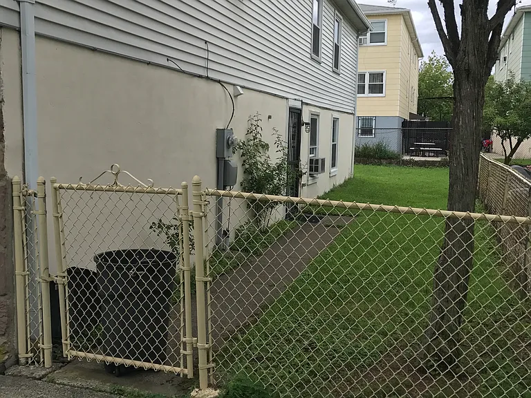 325 Wayne St #1 — Photo 7