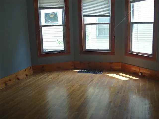 2 bed, 950 sqft, $2,650 — Photo 3