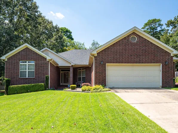8 Bernay Dr, Little Rock, AR 72211