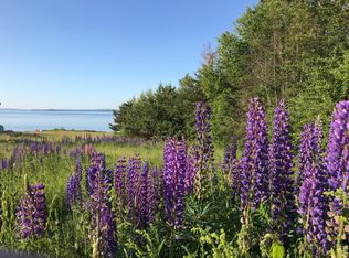 125 E Main St, Searsport, ME 04974