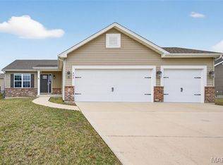 402 Charlestowne Place Dr, Saint Charles, MO 63301