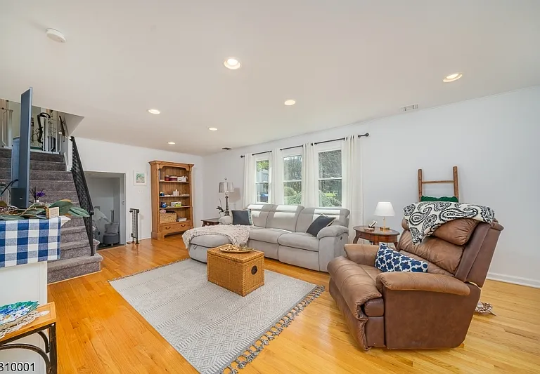 69 Woodland Rd — Photo 13