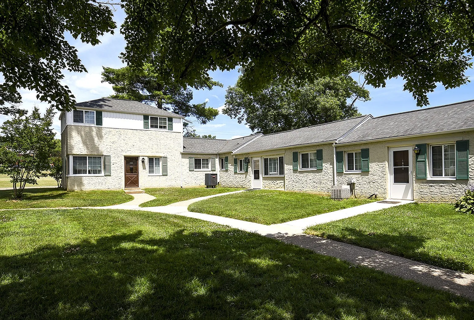 Greenville on 141 Apartments & Townhomes — Photo 3